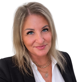 Parádi Erika üzletvezető és területi képviselő